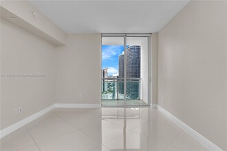 951 Brickell Ave, Unit 3107 in Miami, FL - Building Photo - Building Photo