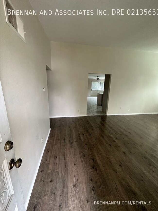 8188 Santa Arminta Ave in San Diego, CA - Building Photo - Building Photo