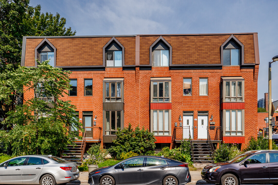 2495 Lionel-Groulx Av in Montréal, QC - Building Photo