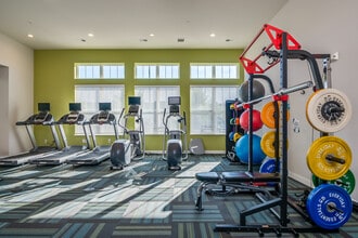 Jade at North Hills in Menomonee Falls, WI - Foto de edificio - Interior Photo
