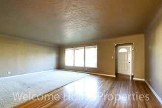 24 SE 4th St in College Place, WA - Building Photo - Building Photo