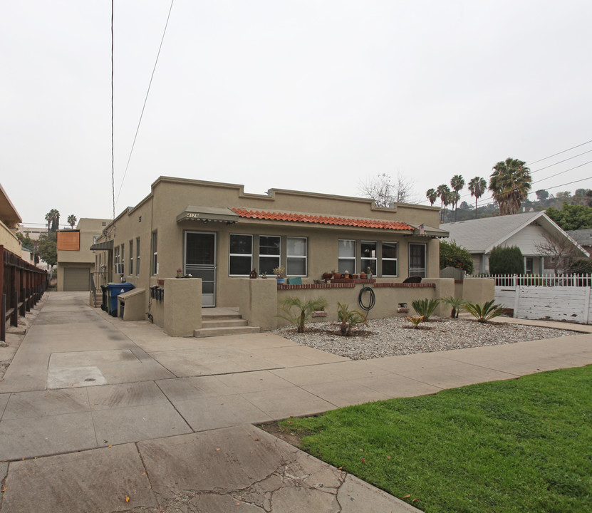 4127-4129 Cumberland Ave in Los Angeles, CA - Building Photo