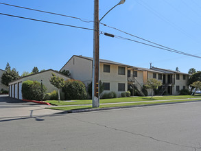 Sylmar Court Apartments in Clovis, CA - Building Photo - Building Photo