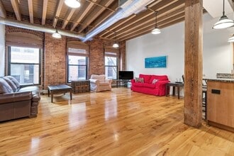 42 Beach St, Unit 3D in Boston, MA - Foto de edificio - Building Photo
