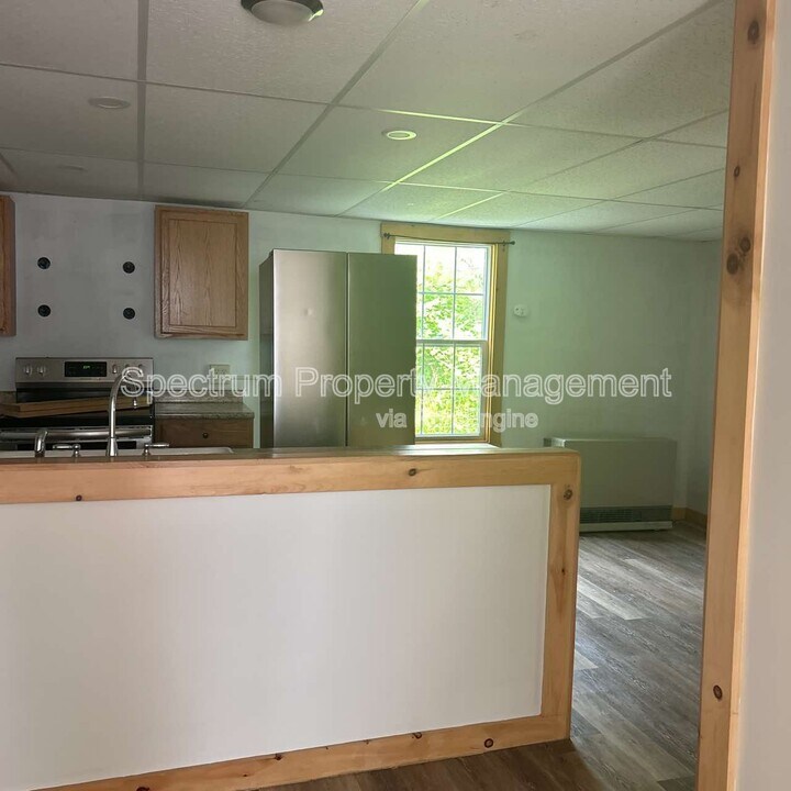 107 Thomas McClellan Rd in Farmington, ME - Building Photo