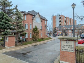 Fairfield Village in Mississauga, ON - Building Photo