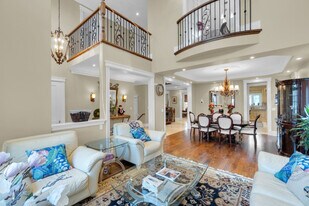 1209 Glencairn Ave, Unit SI ID1403756P in Toronto, ON - Building Photo