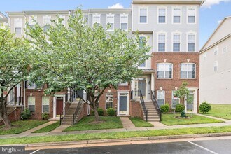 2415 Rainswood Ln in Leesylvania, VA - Building Photo - Building Photo