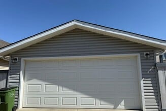 1332-1374 74 St SW in Edmonton, AB - Building Photo - Building Photo