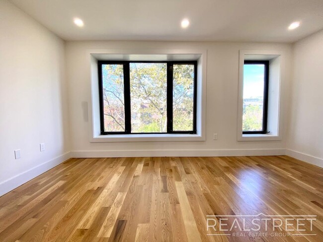 286 Gates Ave-Unit -4 in Brooklyn, NY - Building Photo - Building Photo