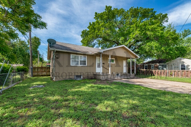 317 W Kinkaid Ave in Wichita, KS - Building Photo - Building Photo