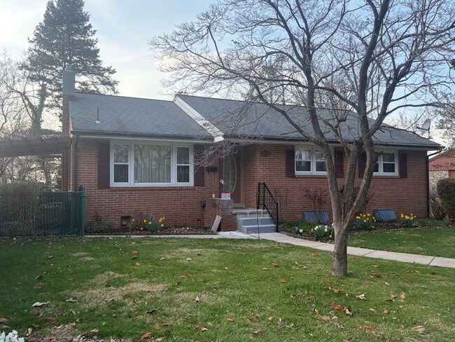 property at 1428 Lorraine Rd