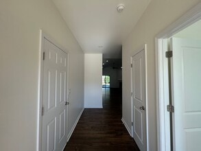 211 Addlestone Cir in Fountain Inn, SC - Building Photo - Building Photo