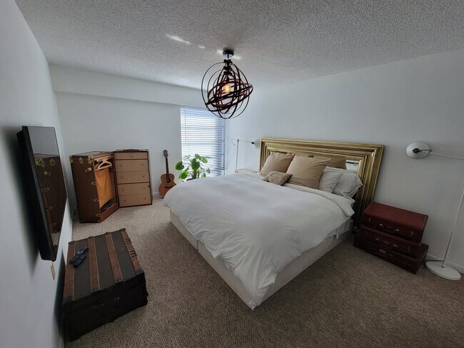 575 Crandon Blvd, Unit 504 in Key Biscayne, FL - Building Photo - Building Photo