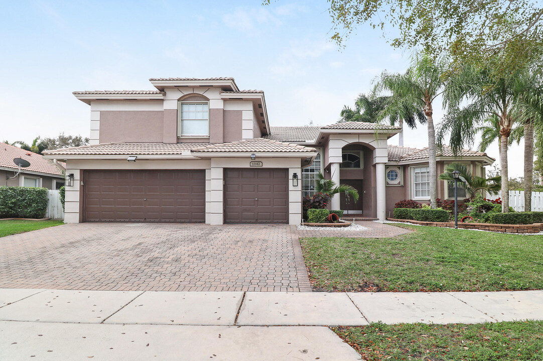 1142 NW 141st Ave in Pembroke Pines, FL - Building Photo