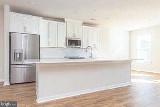 13639 Dulles Technology Dr in Herndon, VA - Building Photo - Building Photo