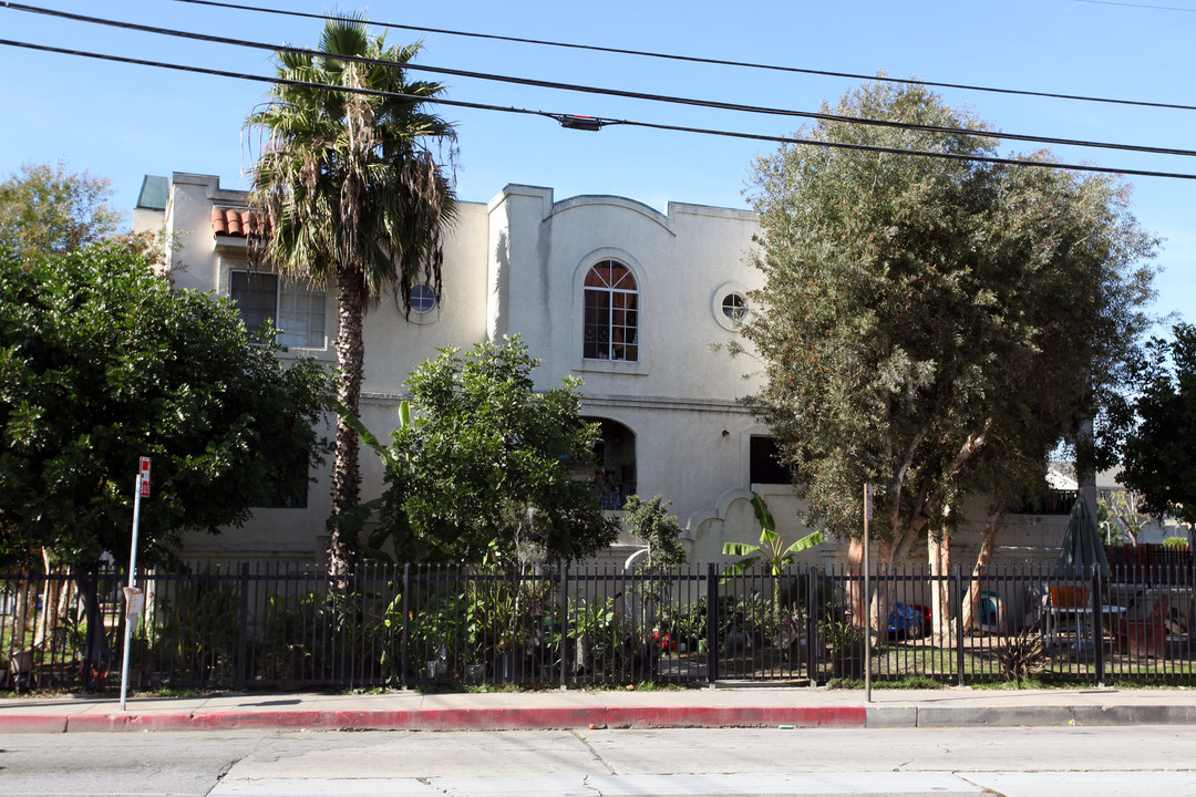 1002 Lewis Ave in Long Beach, CA - Foto de edificio