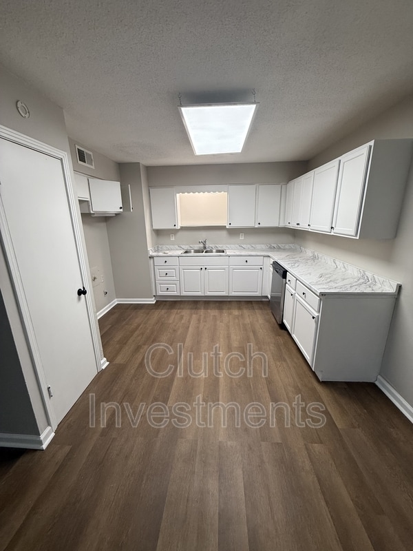 property at 2935 Briarwood Dr