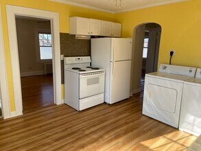 206 Mary Ave in Stratford, CT - Building Photo - Building Photo