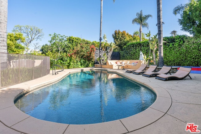 14710 Greenleaf St in Los Angeles, CA - Building Photo - Building Photo