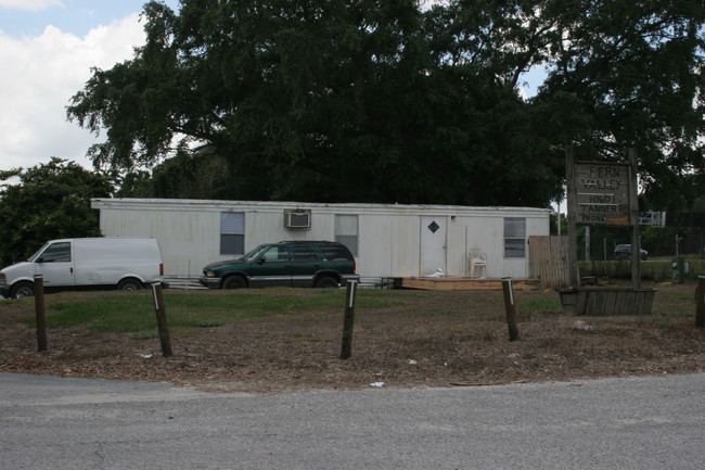 10601 Tanner Rd in Tampa, FL - Foto de edificio - Building Photo