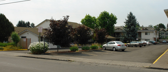 Waldo Terrace in Salem, OR - Building Photo - Building Photo