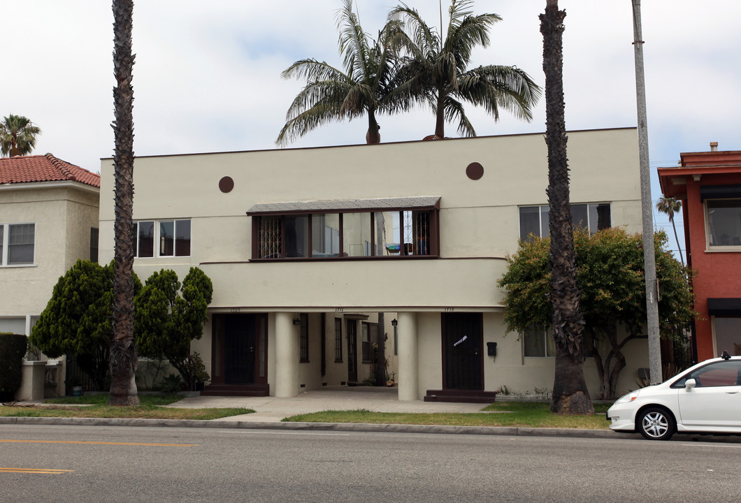 1711 E Ocean Blvd in Long Beach, CA - Building Photo