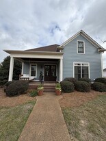 424 Northpointe Lake Dr in Oxford, MS - Building Photo