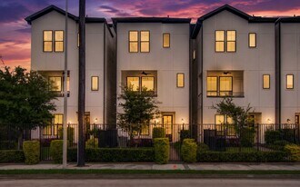 2818 Grand Fountains Dr in Houston, TX - Building Photo