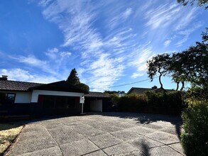 145 Squire Ln in Auburn, CA - Building Photo - Building Photo