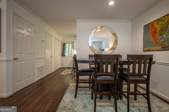 210 E Cloverhurst Ave in Athens, GA - Building Photo - Building Photo