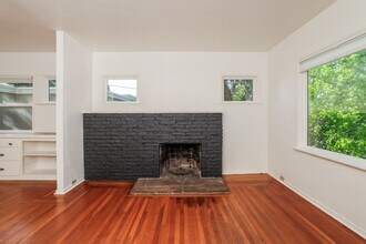 4572 Tompkins Ave in Oakland, CA - Building Photo - Building Photo