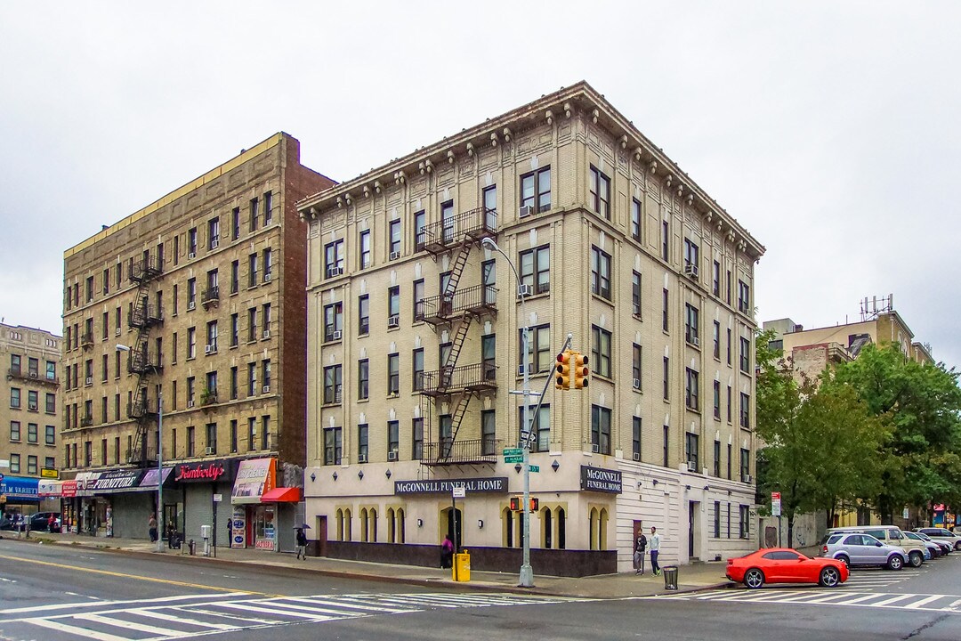 1295 Saint Nicholas Ave in New York, NY - Foto de edificio