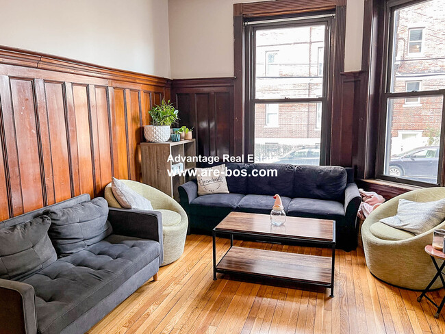 1066 Commonwealth Ave, Unit 24 in Boston, MA - Building Photo - Building Photo
