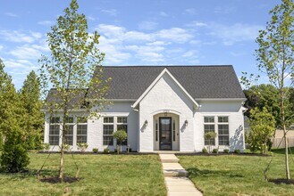 1984 Ridgeview Rd in Upper Arlington, OH - Building Photo - Building Photo