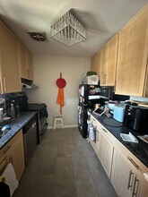 1718 W Abingdon Dr in Alexandria, VA - Building Photo - Building Photo