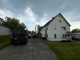 27 Exeter Rd, Unit 2 in Corinna, ME - Building Photo