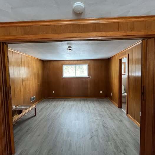 824 Dickinson Dr in Vestal, NY - Foto de edificio - Building Photo