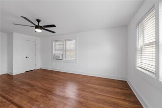 1338 McLendon Ave NE in Atlanta, GA - Foto de edificio - Building Photo