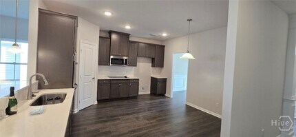 123 Chilburn Cir in Bloomingdale, GA - Building Photo - Building Photo
