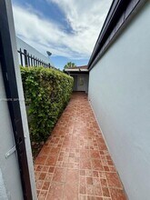 11570 SW 83rd Terrace in Miami, FL - Building Photo - Building Photo