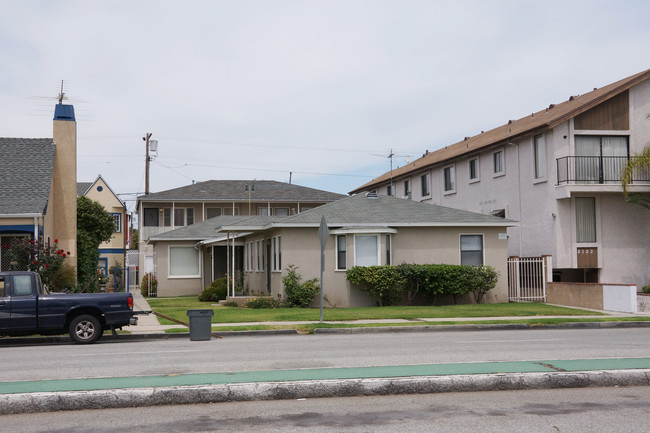 2109 Cabrillo Ave in Torrance, CA - Foto de edificio - Building Photo