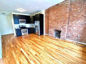 149 Grand St in Jersey City, NJ - Building Photo - Building Photo