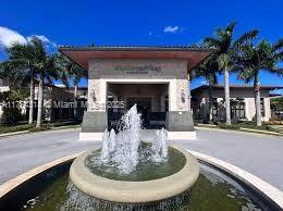 7925 NW 104th Ave in Doral, FL - Building Photo