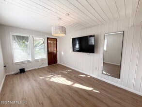811 2nd St S in Jacksonville Beach, FL - Building Photo - Building Photo