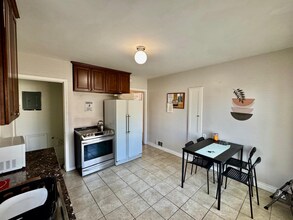 2577 S 700 E in Salt Lake City, UT - Building Photo - Building Photo