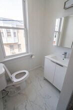 2410 Wharton St, Unit 2nd Floor in Philadelphia, PA - Foto de edificio - Building Photo