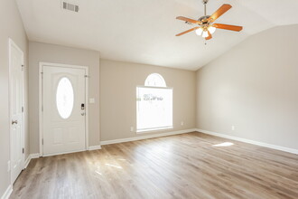 7180 Oakwood Cir in Rex, GA - Building Photo - Building Photo