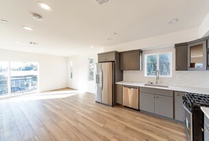 2808 S Redondo Blvd in Los Angeles, CA - Building Photo