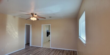 810 W Plaza Dr in Clovis, NM - Building Photo - Building Photo